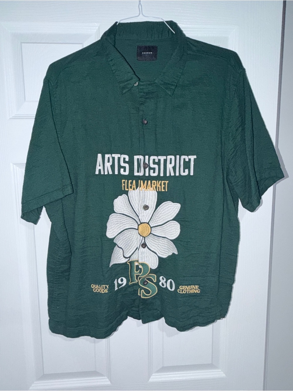 PacSun Dark Green Short-Sleeve Button-Up with White Floral Graphic
